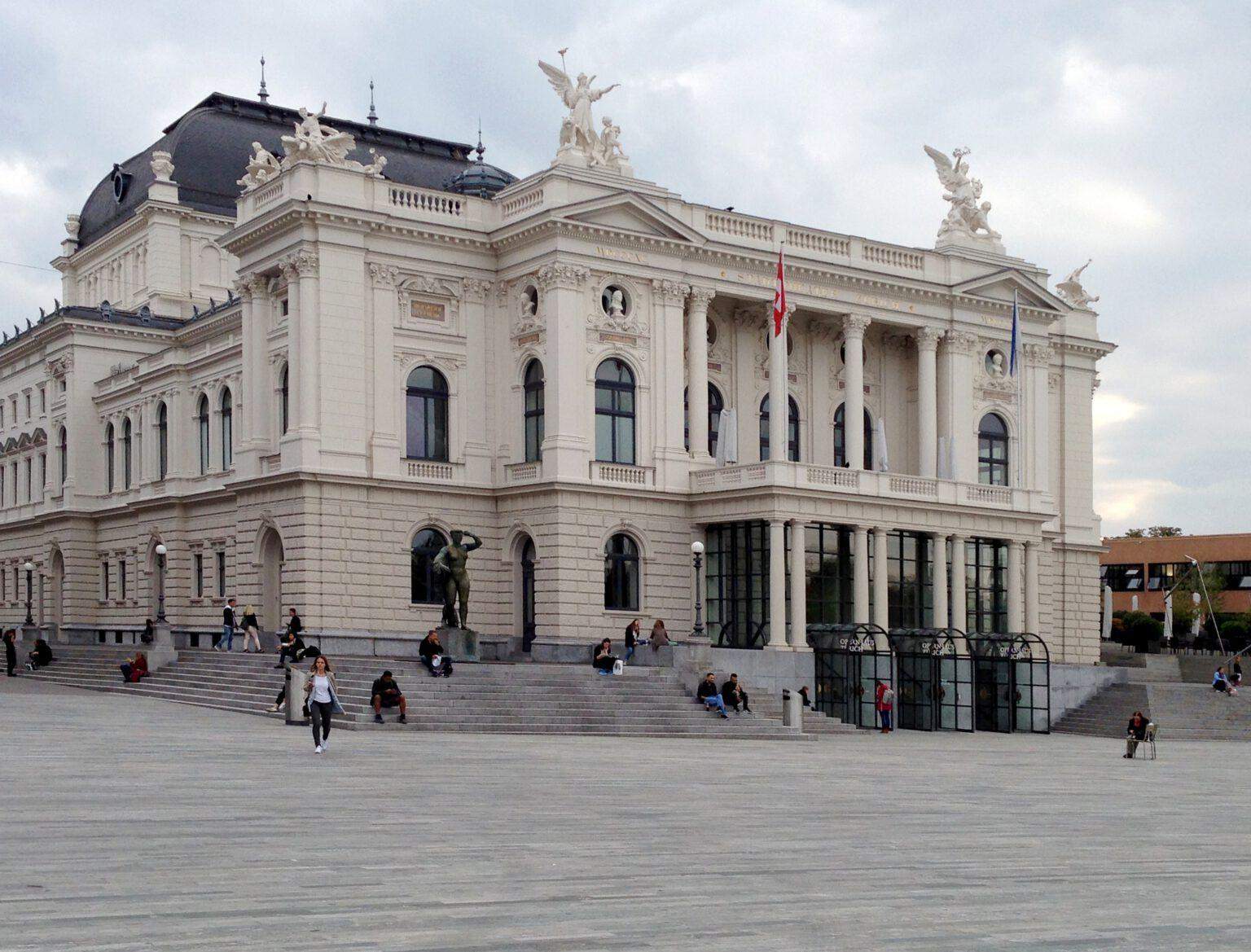 Het opera gebouw.