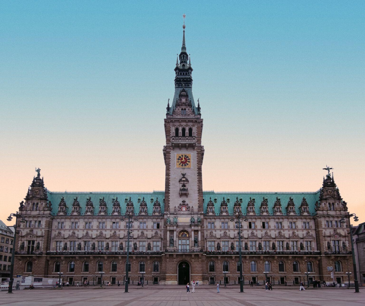 Het Rathuis in Hamburg het stadhuis uit post wat te doen in Hamburg.